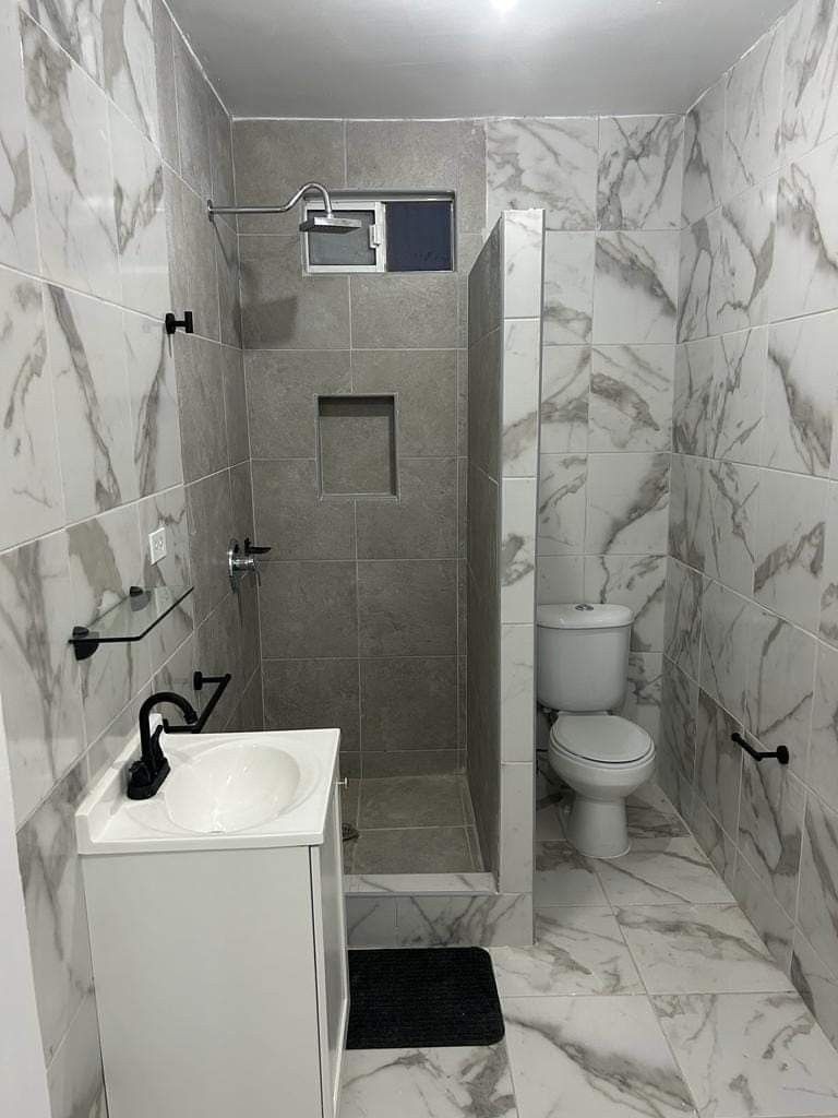 Compleet opgeleverde badkamer